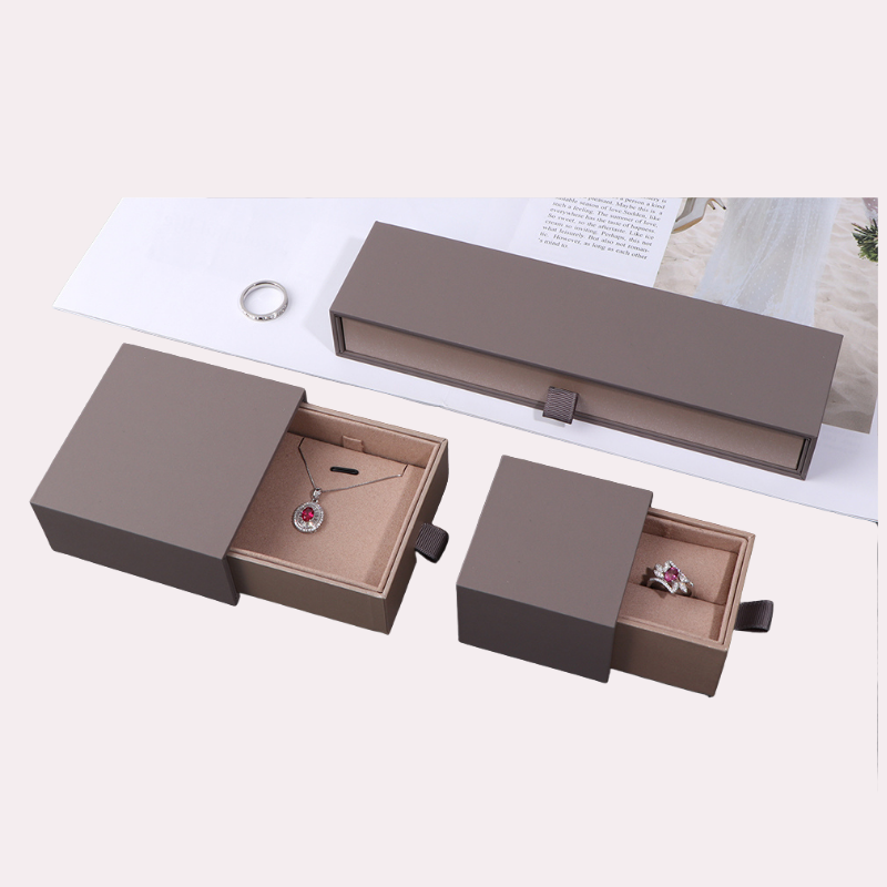 Necklace Boxes